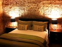 Lookout Cave Motel - Whitsundays Accommodation