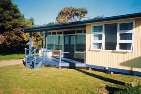 Eskavy Beach House - Whitsundays Accommodation