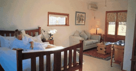 Carriages Country House - Whitsundays Accommodation