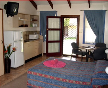 The Village Cabins - Whitsundays Accommodation