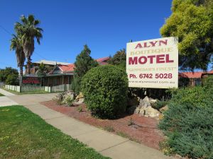 Alyn Motel - Whitsundays Accommodation